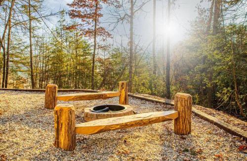 Bryson City House | Art's Bungalow-wooded seclusion 1 mi to Deep Creek and Bryson City