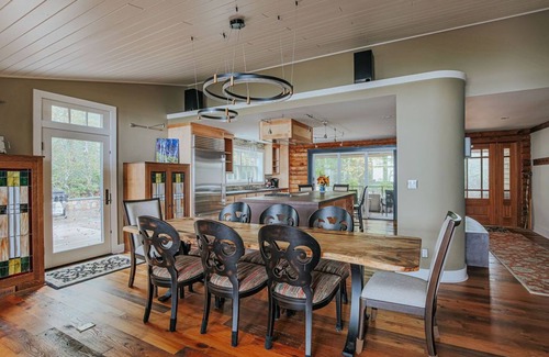 Nellysford House | Art & Soul: Stairless Entry/Living + Sauna/Hot Tub