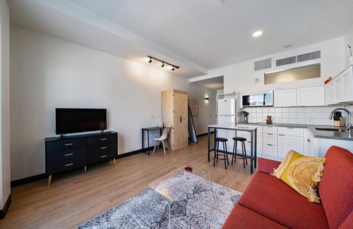 Golden Triangle Condo | Art Studios Penthouse 1002 - Golden Triangle Downtown Denver