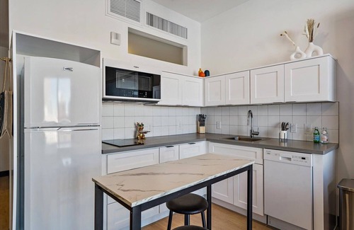 Golden Triangle Condo | Art Studios Penthouse 1002 - Golden Triangle Downtown Denver
