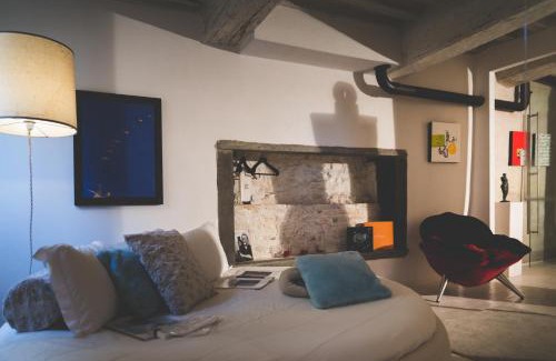 Santa Maria a Monte House | ART SUITE GALLERY - Tuscany - medieval town close to Florence, Pisa, Lucca, Chianti Zone, Versilia