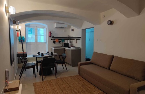 Madliena Apartment | Art-themed apartment in the center of Valletta