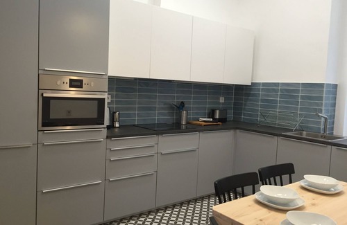 Inner City Budapest Apartment | ArtApart Luxury And Art In Budapest - Apartment K1