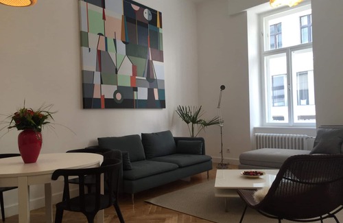 Inner City Budapest Apartment | ArtApart Luxury And Art In Budapest - Apartment K1