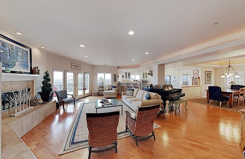 Ventura House | Artemesia Beach House