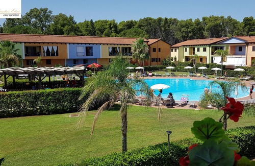 Lido Condo | ARTEMIDE-Pretty villa with garden by the pool.