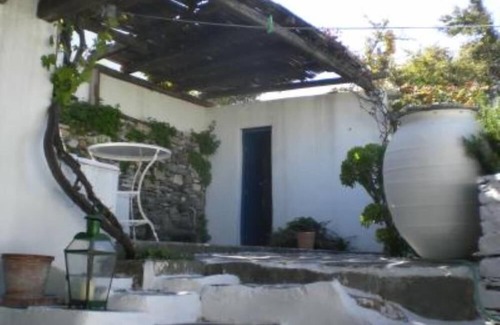 Apollonia House | Artemonas: House with character