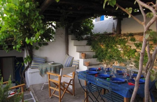 Apollonia House | Artemonas: House with character