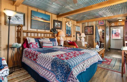 Kerrville House | Artesia Hilltop Cabin