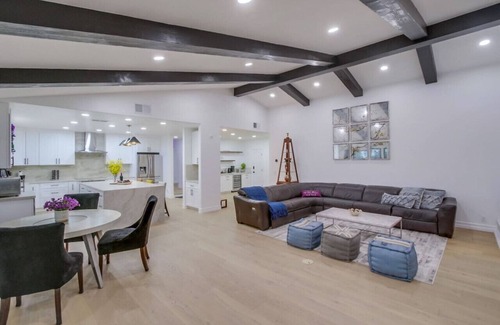 San Diego House | Artesian Estates -5BR Retreat- Games & Views