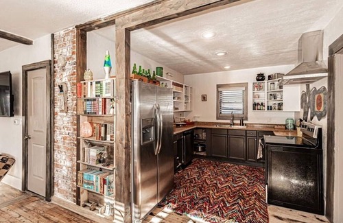 Pocatello House | Artful Cake House Retreat | Trails & Park Nearby