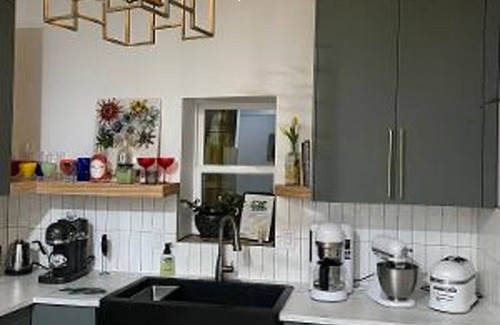 Oak Cliff House | Arthouse- Bishop Arts - Beautiful house in historical Winnetka neighborhood.
