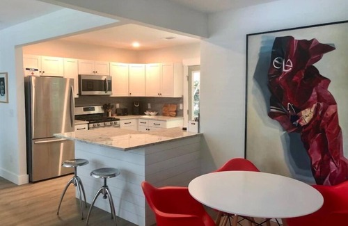 North Charleston House | Arthouse, freshly renovated 2 bedroom residential