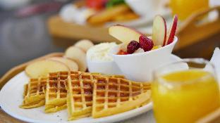 Edgeware Hotel | Arthur's Court Motor Lodge