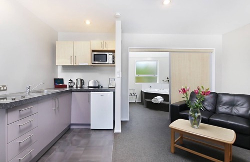 Sherborne Street Apartment | Arthur's Court Motor Lodge
