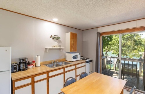 Indian Point Cabin | Artilla Cove Cabin 3 - Lake views -Outdoor Pool!