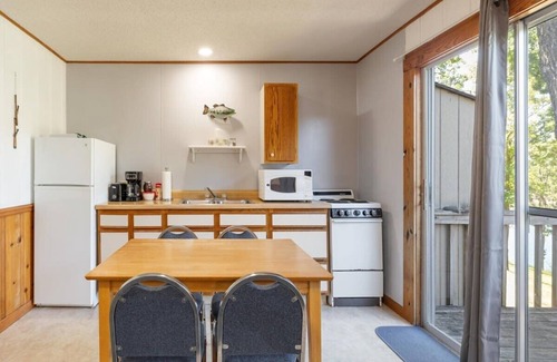 Indian Point Cabin | Artilla Cove Cabin 3 - Lake views -Outdoor Pool!