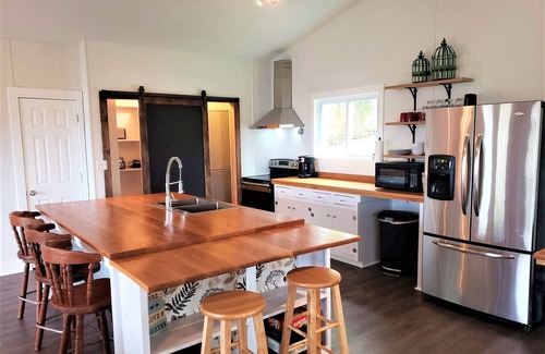 Georgetown Cabin | Artisan Cottage - Lakefront on Lake Eufaula!