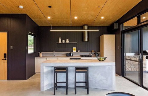 Yallingup Villa | Artisan Gunyulgup Luxe Lakeside Wellness Hideaway