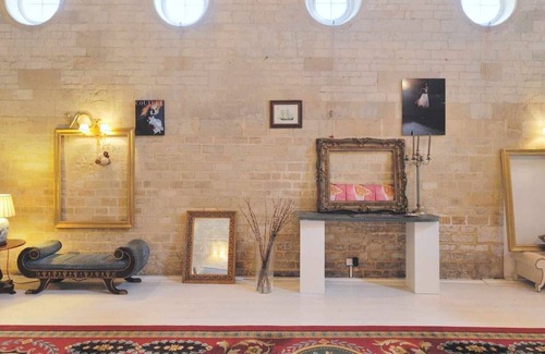 Mangotsfield House | ARTISAN HALL, family friendly, with open fire in Toddington
