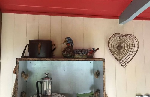 Beaminster RV Rental | Artisan Hut with ensuite and hot tub