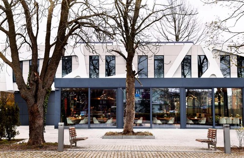 Kostrzyn Bed & Breakfast | Artisan Park