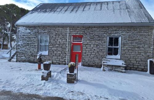 Sutherland House | Artist Cottage