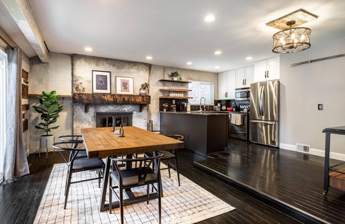Southfield House | Artist Escape Near Bham, w/Serene Back Yard!