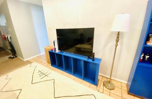 Eastwick Apartment | Artist in the Barn