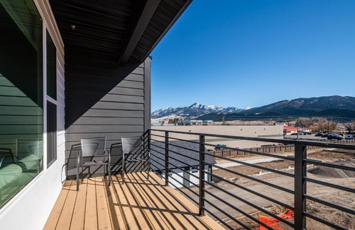 Livingston Apartment | Artist Inspired Loft at Yellowstone Bend