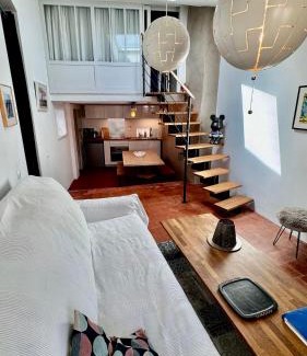 Aix-en-Provence Historic Centre Apartment | artist plein centre ville historique