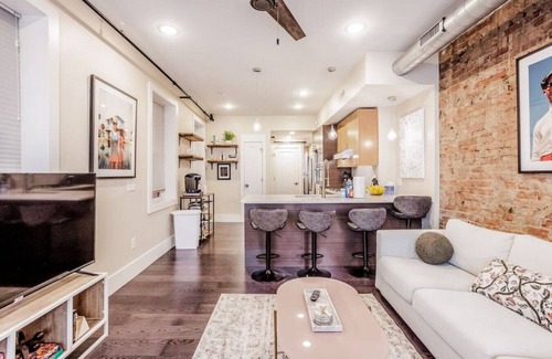 Over-the-Rhine Condo | Artist's Gallery Downtown 2B/2Bath Condo