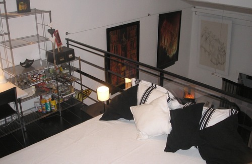 Pignan Cabin | artist's house with patio, access to Mediterranean garden and unheated swimming pool