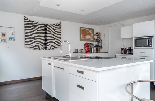Zola House | Artist's loft in the heart of the Zola district (2 pers.)