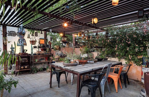 Central Scottsdale Apartment | Artist’s Loft: Workshop, Sculpture Gardens & Pool