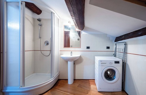 Old Town Apartment | (Artist's Nest) Attic in the Center near the Lake