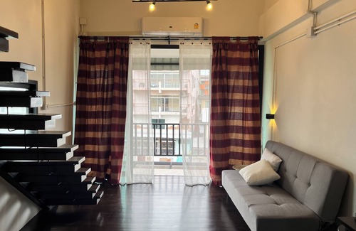 Wat Sam Phraya Apartment | Artist Studio Apartment with Canal View