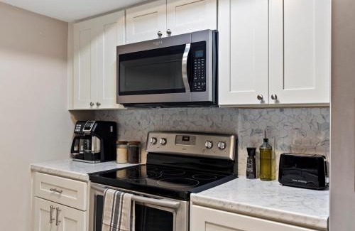 Gainesville Apartment | Artist's Tower Townhome Just Renovated w Loft