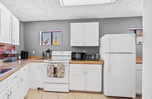 Black Mountain Apartment | Artist Sky Loft in Downtown Black Mountain, Western North Carolina