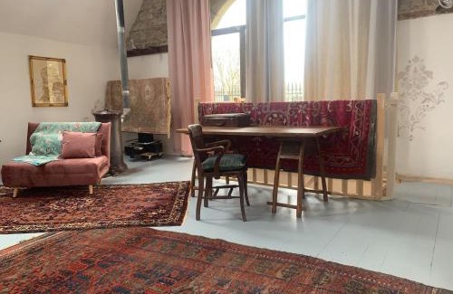 Foissac House | Artist Studio Gite