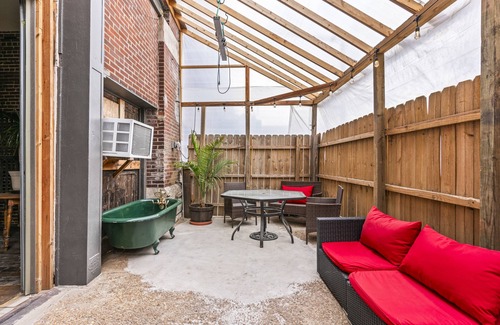 Downtown St. Louis Apartment | Artist Warehouse Suite - Downtown St. Louis - Warehouse Sleeps up 6 - 20