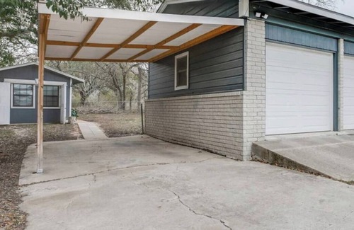 North San Antonio - SAT Apartment | Artistic Alamo Studio