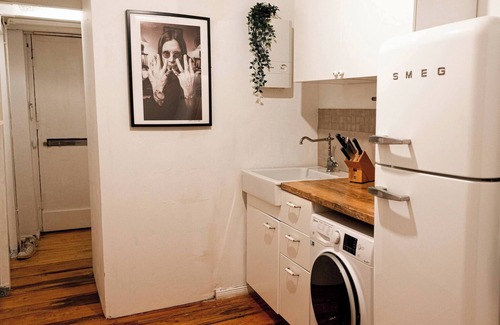 Wedding Apartment | Artistic Altbau Apartment