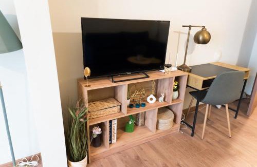 Oborishte Apartment | Artistic and cozy apartment in the center of Sofia