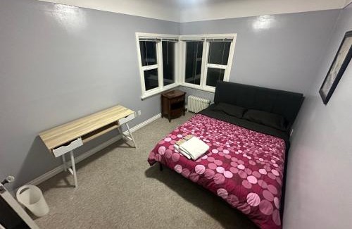 Saanich Apartment | Artistic Apartment Near Downtown