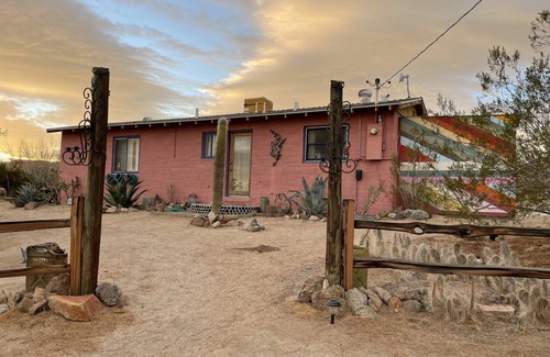 Panorama Heights Cabin | Artistic, Cool & Comfy Cabin Rental in Joshua Tree