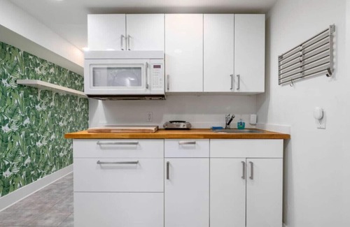 Belmont Apartment | Artistic Craftsman Style Home Downstairs Apartment
