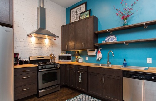 Michigan City House | Artistic Loft close to Lake Michigan beaches, craft breweries & outlet shopping
