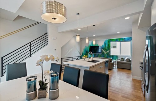 West Colfax House | Artistic Modern 2bed/4bath w/Private Rooftop!