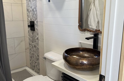 Prescott Valley Units Apartment | Artistic Modern Studio with Mingus Mountain Views
